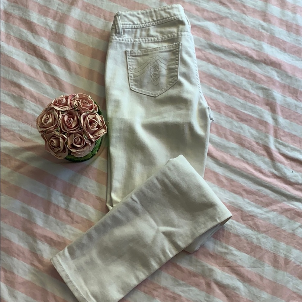 ON SALE ‼️White skinny jeans